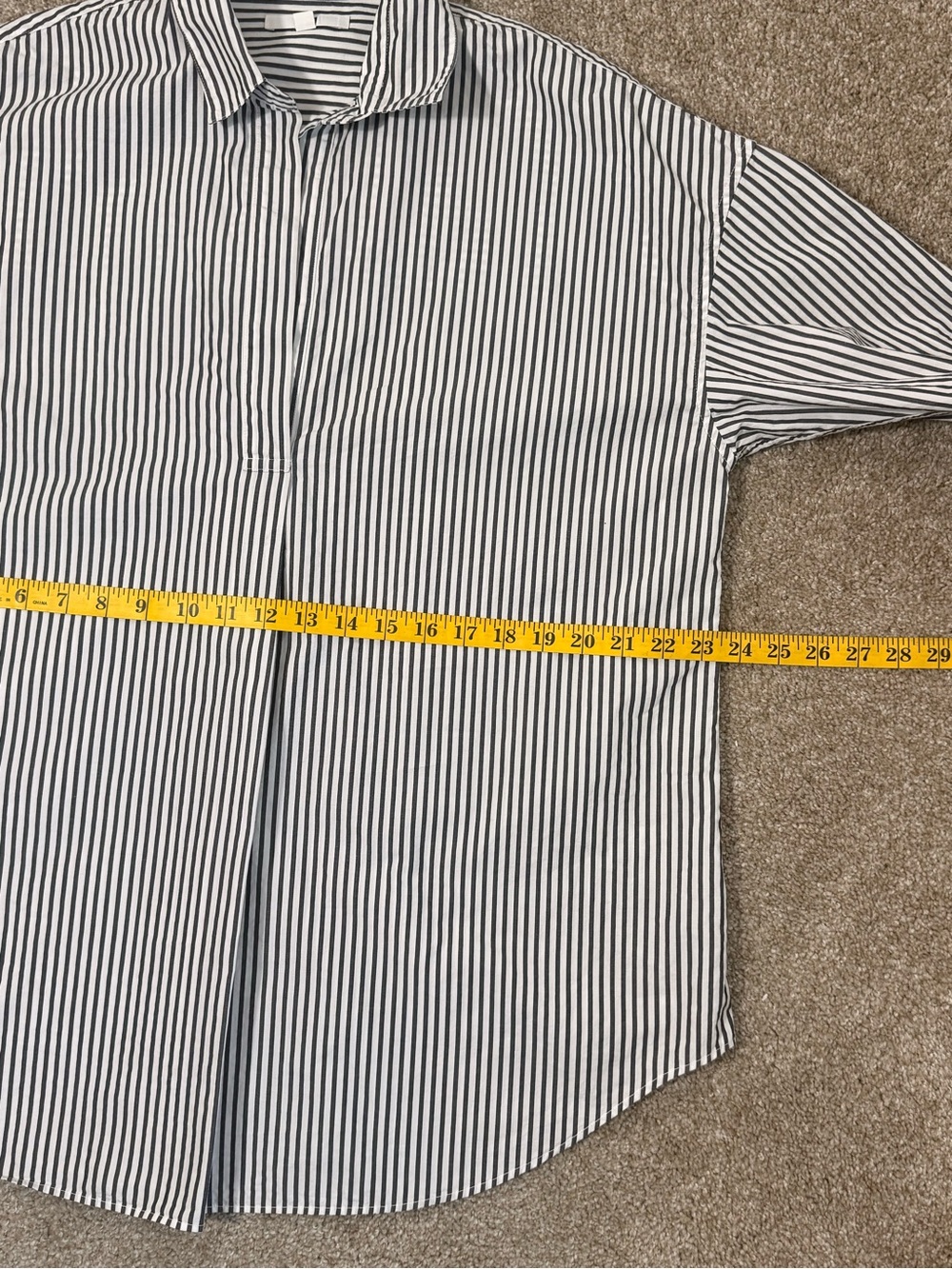 Uniqlo Striped Dark Gray and White Button-Front Shirt Women’s Size L - Picture 5 of 13